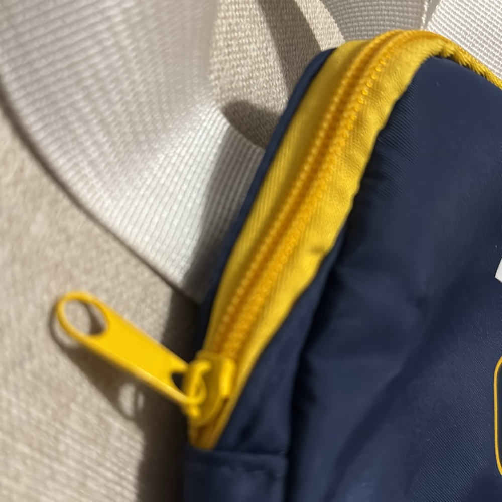 Free With $25 Purchase-Milwaukee Brewers Waist Bag/Fanny Pack-Unisex - Picture 4 of 13